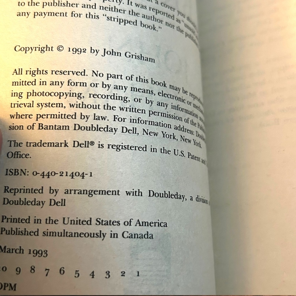 Book The Pelican Brief By John Grisham Paperback - Picture 3 of 4